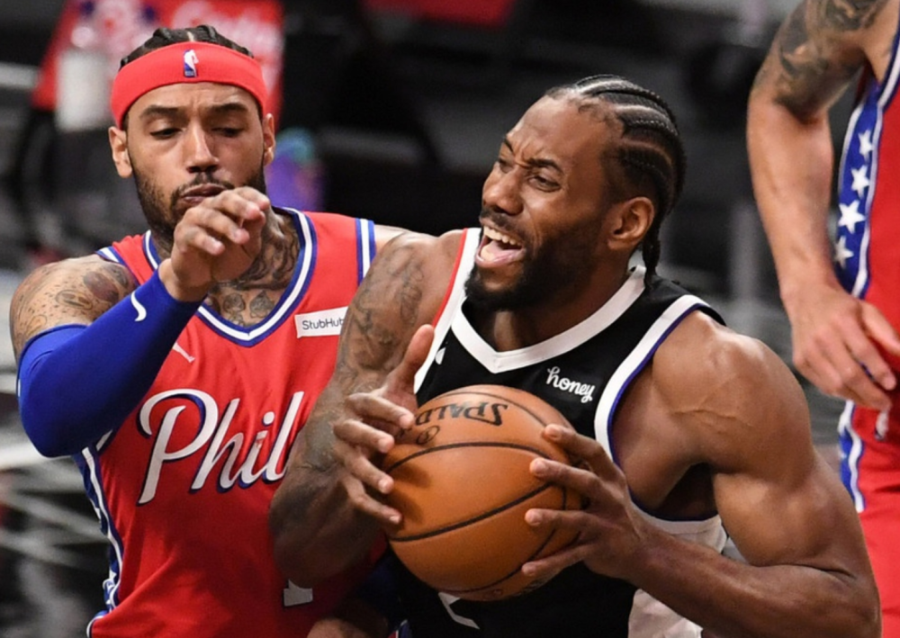 快船横扫76人，布克三分雨点燃全场的简单介绍