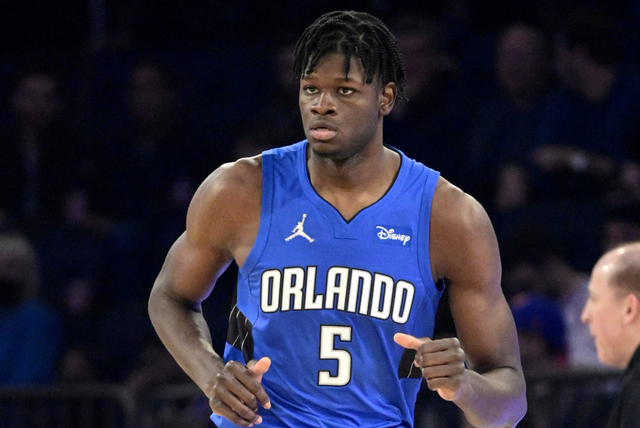 关于火箭强势魔术，布拉德利完成帽子戏法的信息