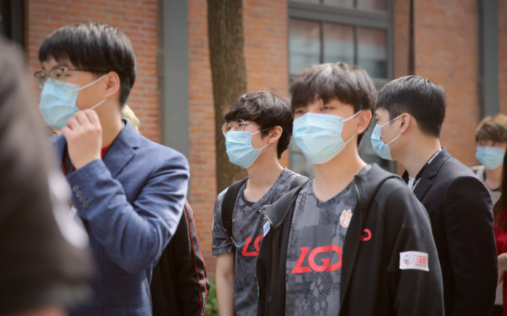 包含LGD翻盘FNC，Lehends三分雨点燃全场的词条