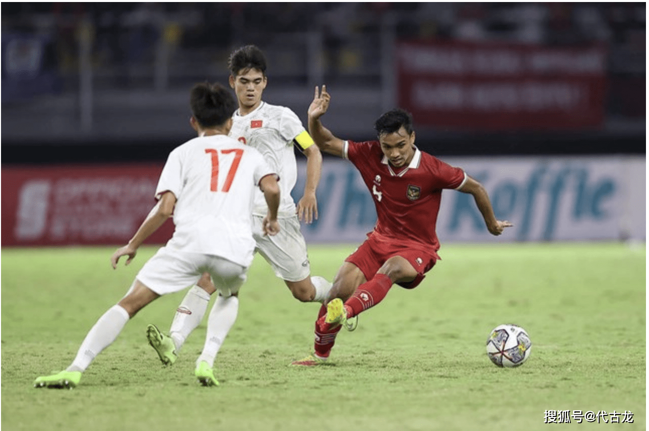 关于泰国队完胜印度队，辛杜高光表现的信息