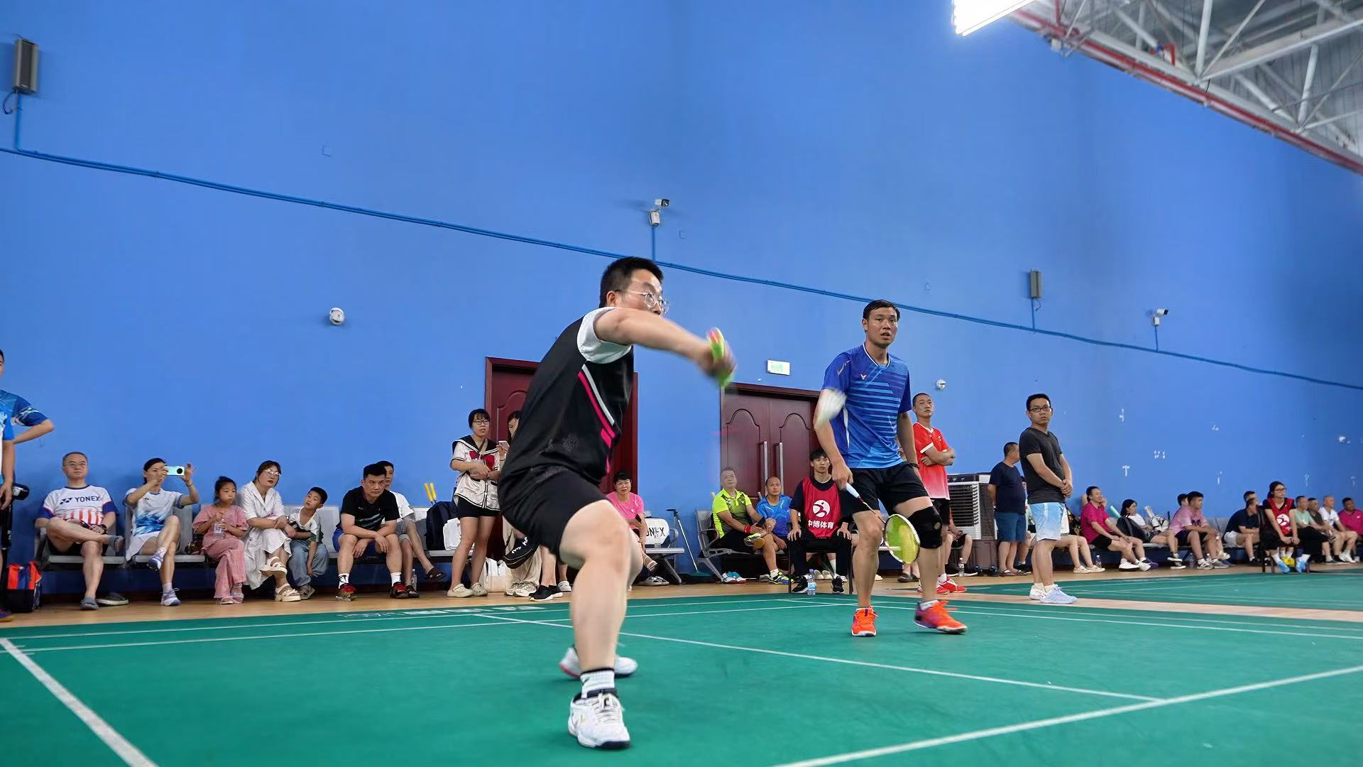 体育比赛中球队展现实力风采