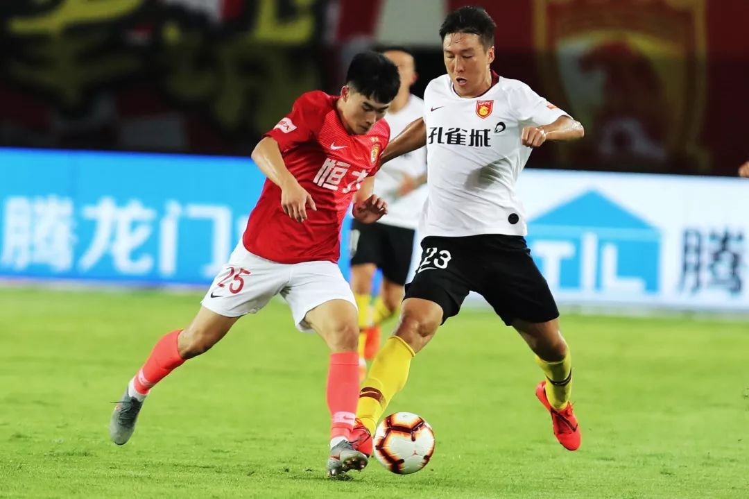 包含河北华夏幸福遭遇客场惨败，离保级形势更加严峻的词条