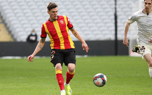 包含朗斯主场负于里尔，积分榜有所下滑的词条