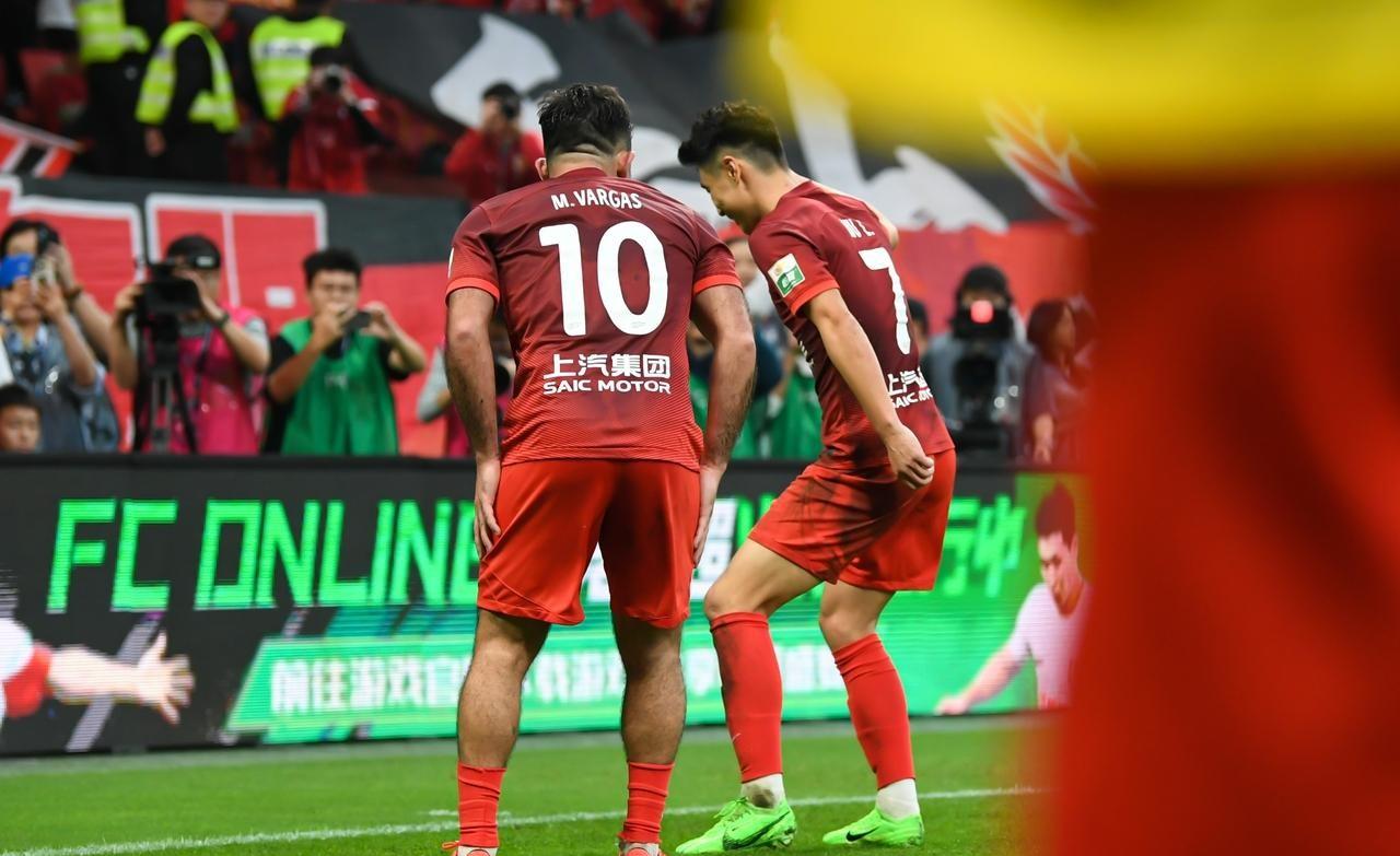 大连之争：上港对阵申鑫，胜负难言众望所归的简单介绍