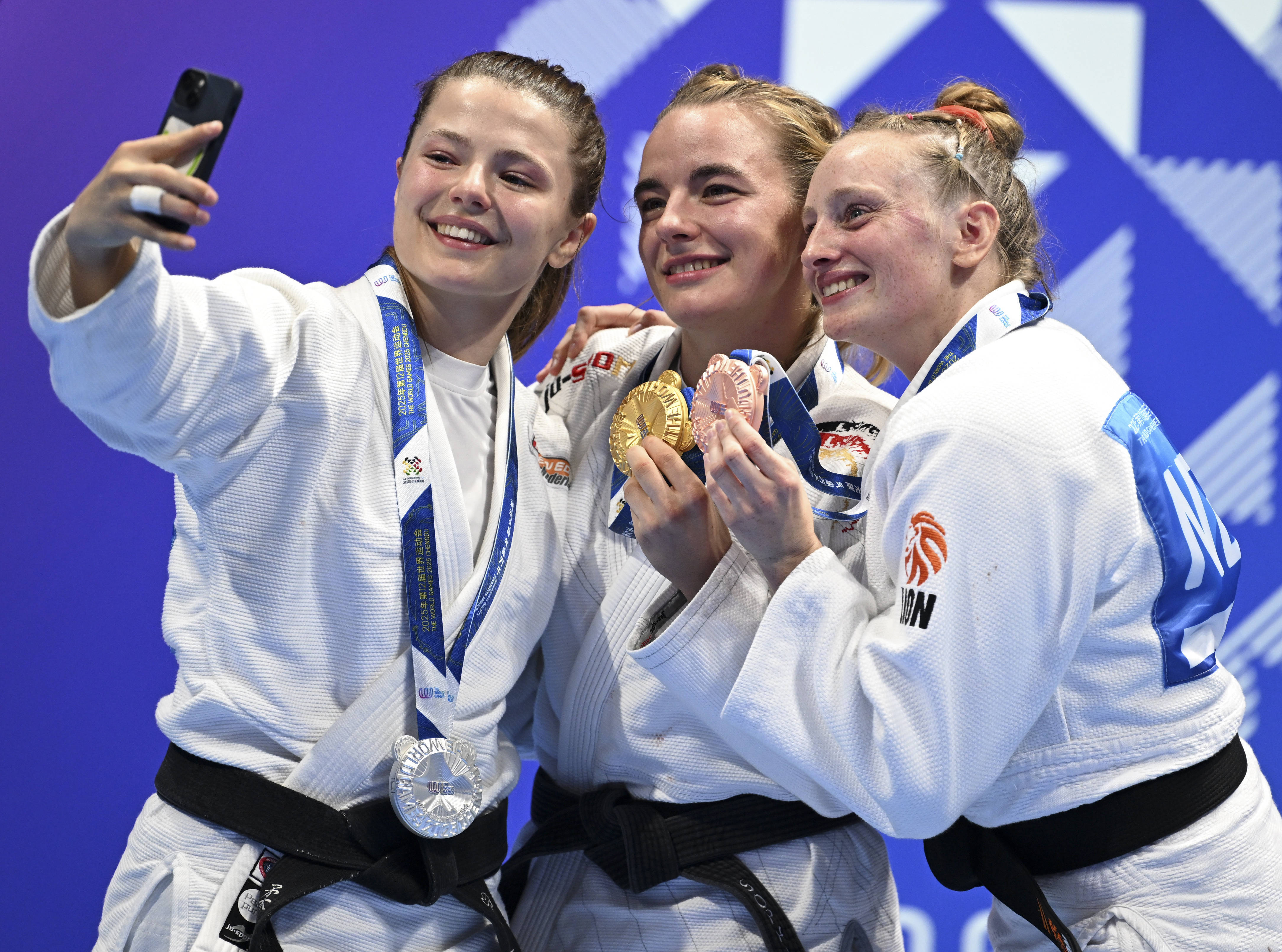 德国队在友谊赛中战胜强敌晋级决赛的简单介绍