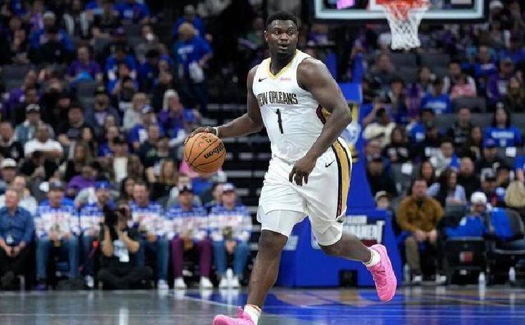 包含都灵球员荷兰国脚遭遇伤病，缺阵时间待定的词条