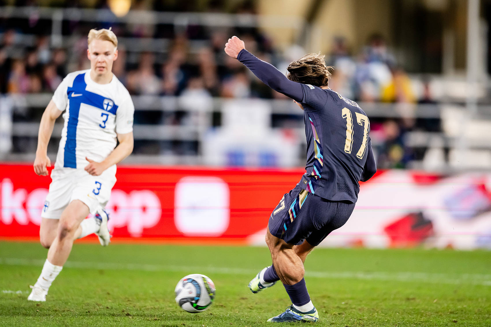 英格兰鏖战马赛，格拉利什送出助攻的简单介绍