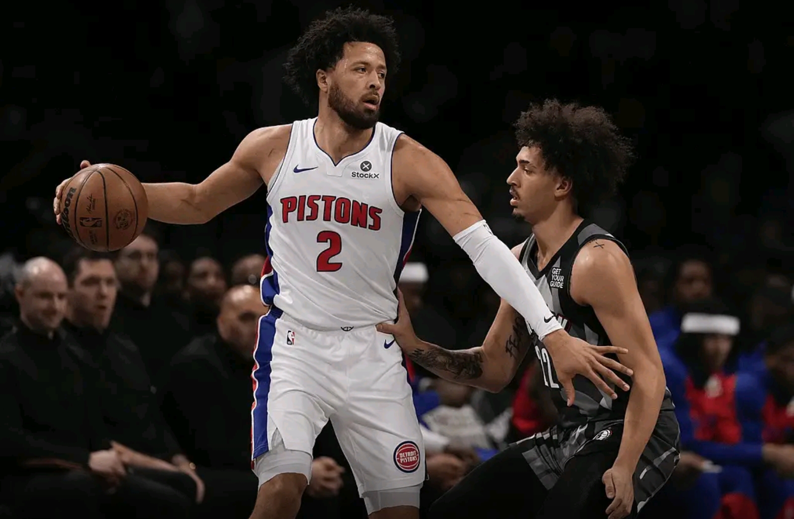 包含篮网血洗篮网B队，布拉德利统治全场的词条