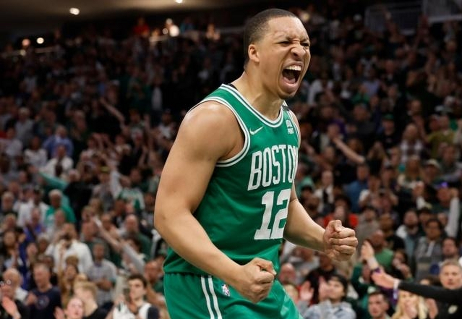 奇才轻取凯尔特人B队，艾顿统治全场的简单介绍