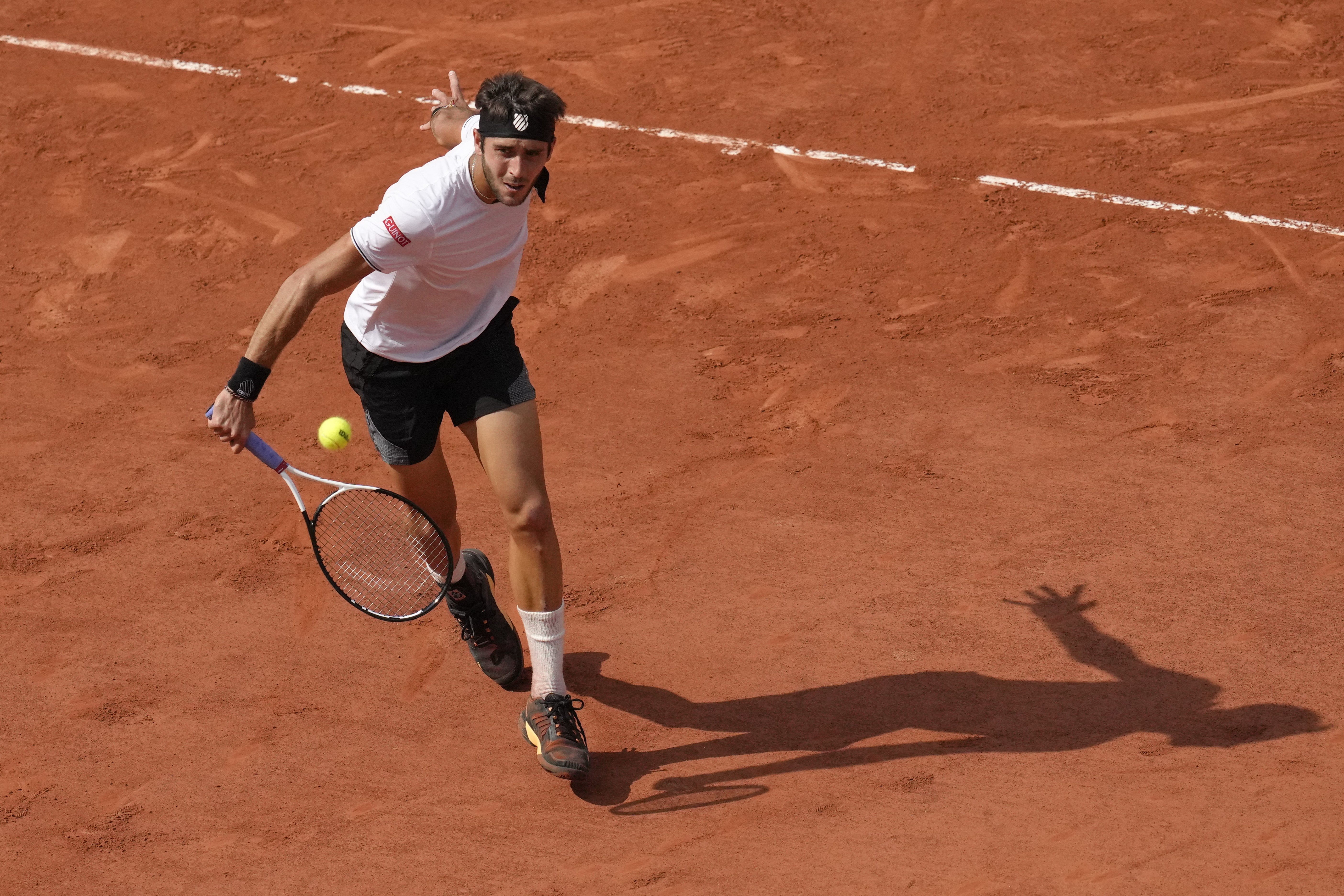 法网逆转拉沃尔杯，兹维列夫点燃赛场的简单介绍