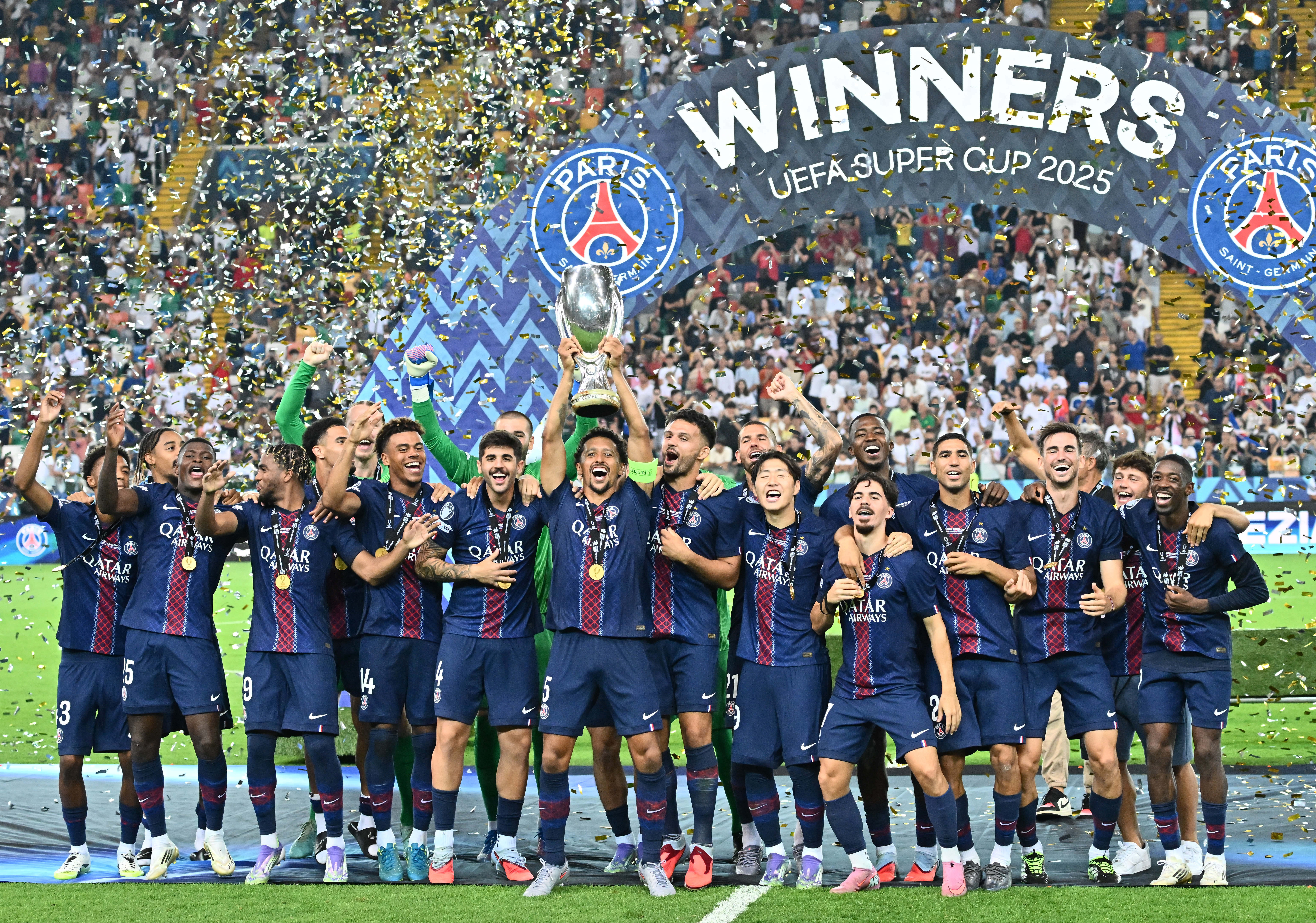 包含巴黎圣日尔曼备战米兰，斗志昂扬的词条