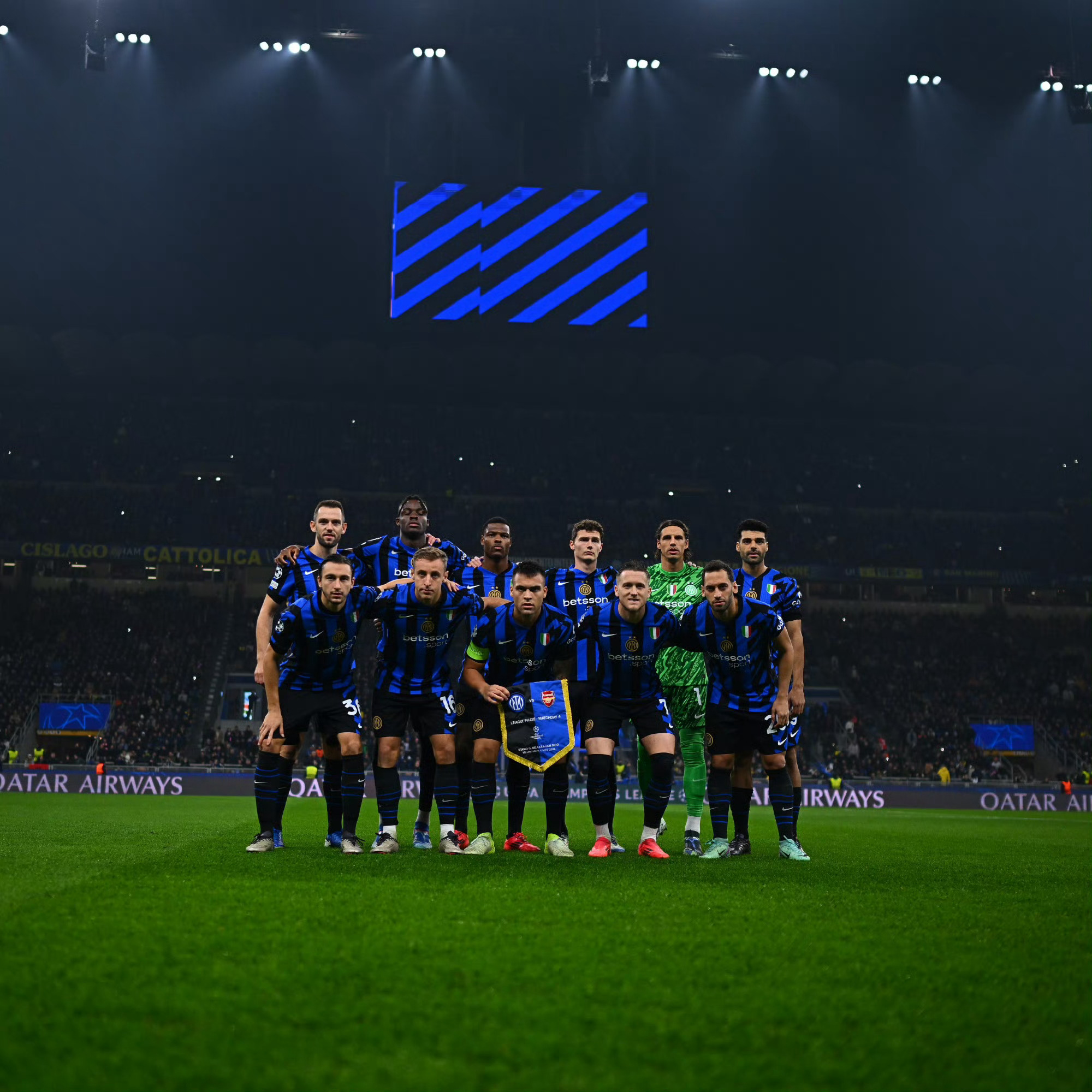 拜仁慕尼黑后防线临时增援，备战欧冠