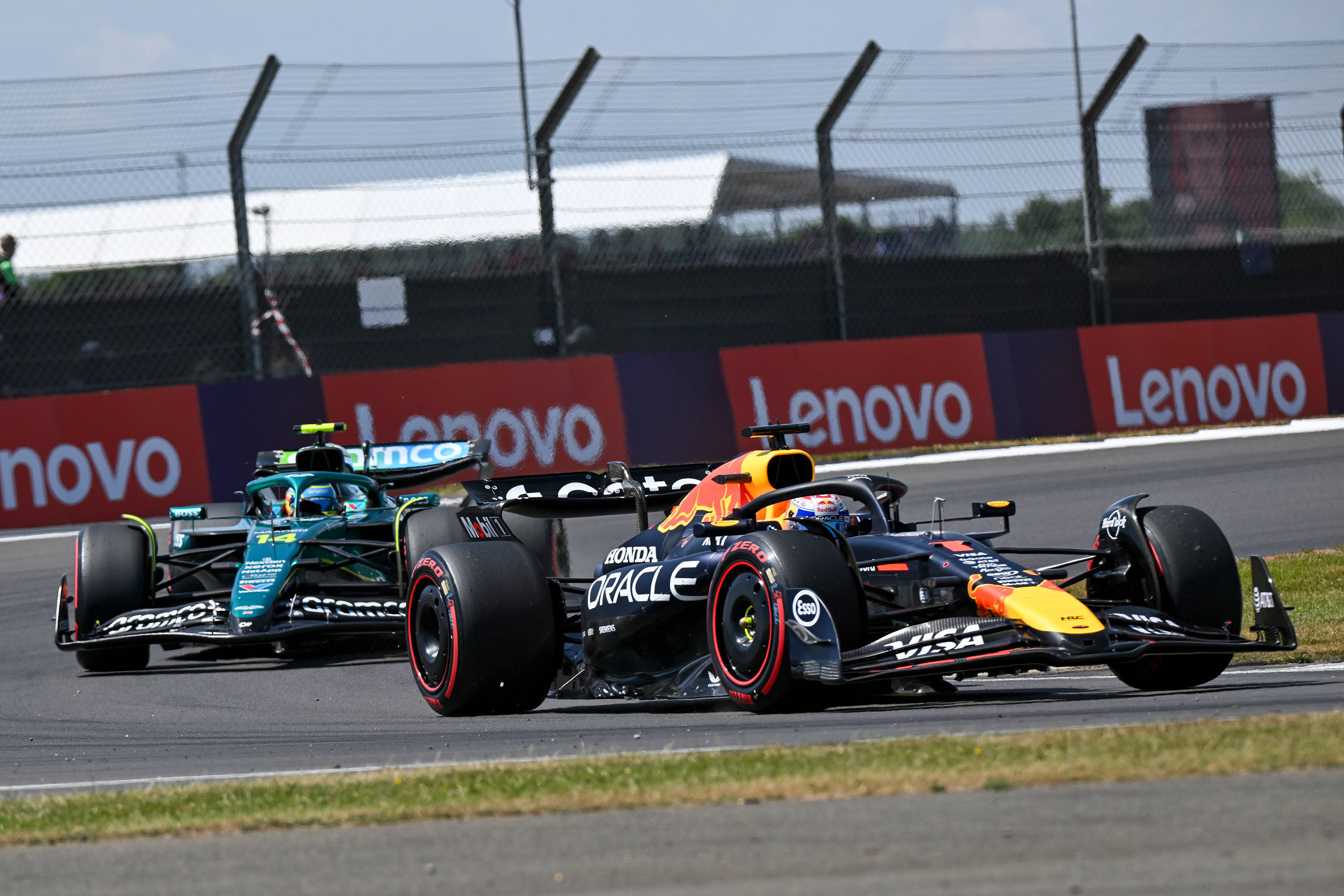 迈凯伦险胜雷诺车队，汉密尔顿关键制胜的简单介绍