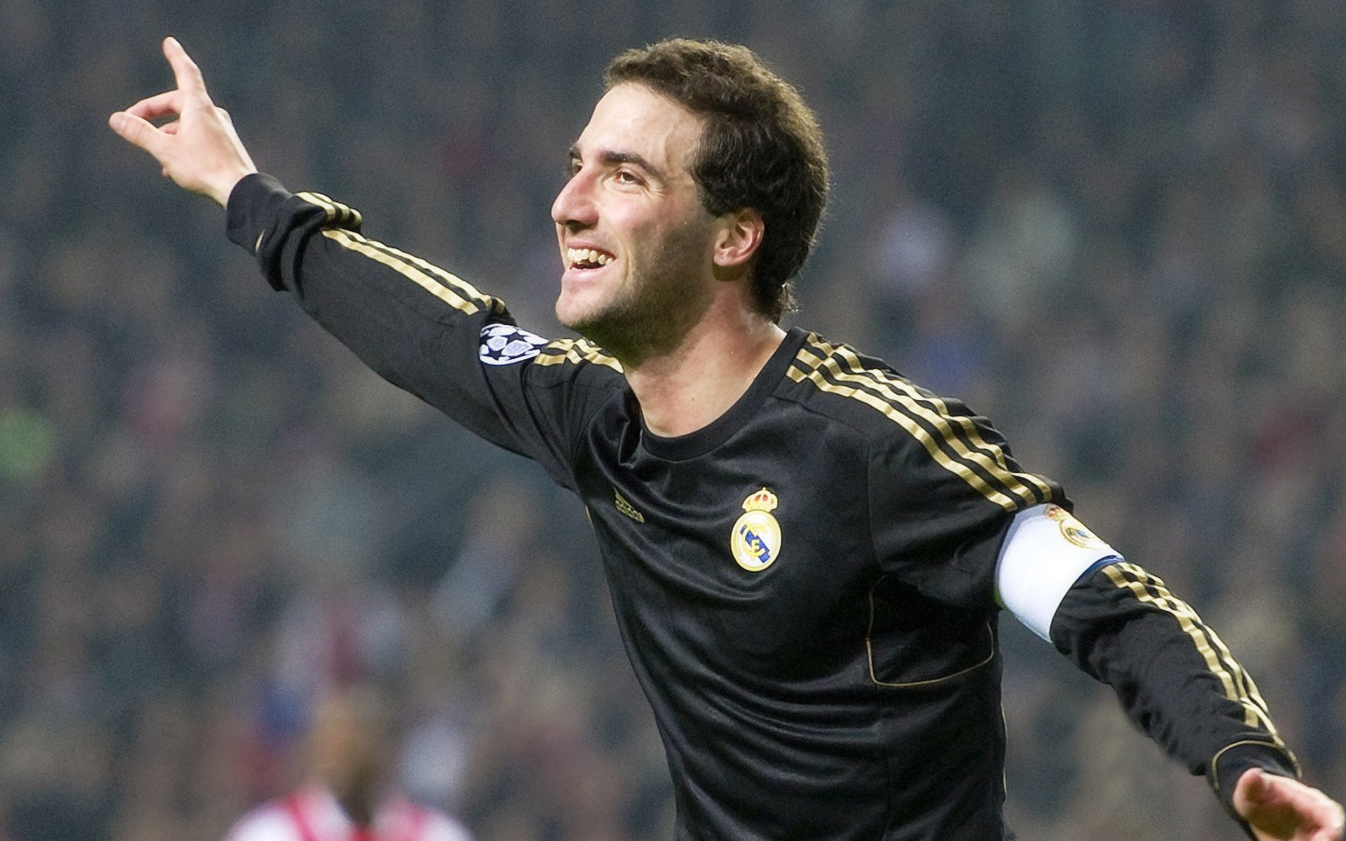 安菲尔德奇迹再现！利物浦补时绝杀波兰劲旅，欧冠半决赛上演史诗逆转