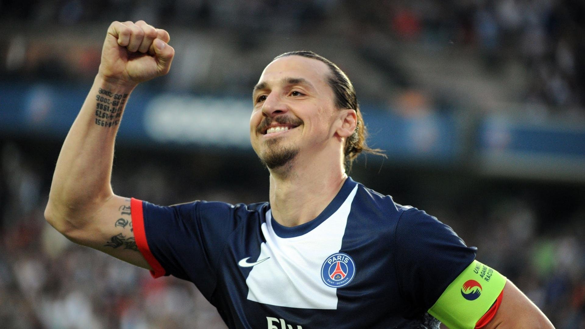 莱万爆发如神兵天降，希腊铁军击溃黄色潜水艇